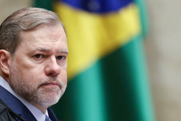 Bolsonaro comenta reportagem do NYT sobre desmonte da Lava Jato: ‘Alerta para o mundo’