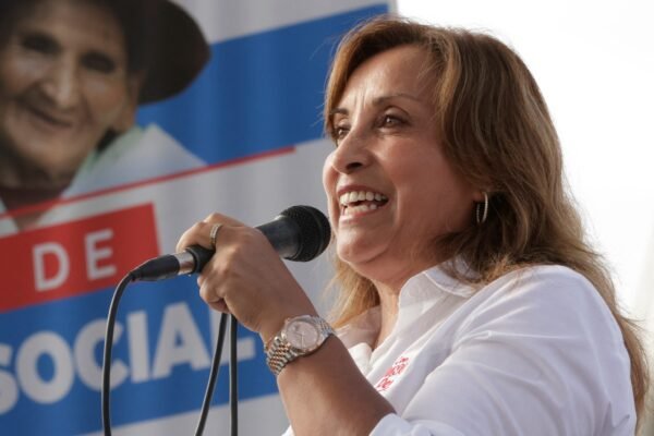 Juiz determina prisão preventiva de irmão da presidente do Peru por corrupção Juiz determina prisão preventiva de irmão da presidente do Peru por corrupção