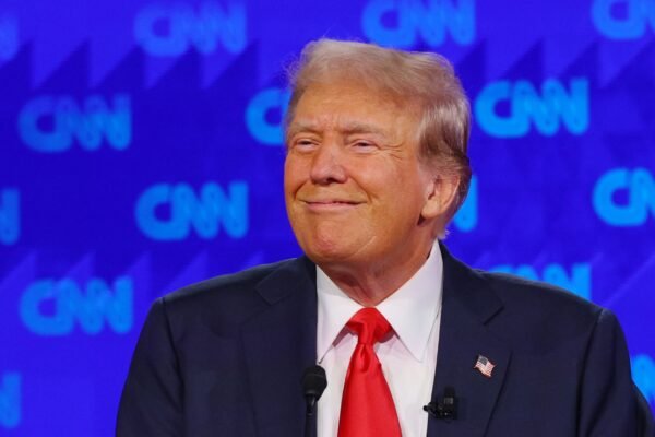 Promotores concordam em adiar sentença de Donald Trump em caso que envolve atriz pornô Promotores concordam em adiar sentença de Donald Trump em caso que envolve atriz pornô