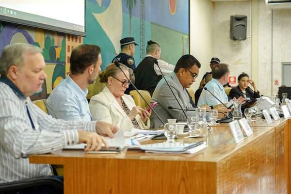 Administração e finanças públicas são debatidas em audiência na Câmara
