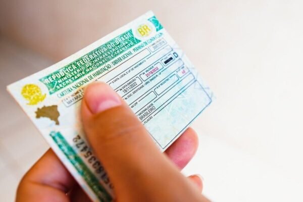 Proposta cria subcategoria da CNH para carros automáticos; entenda Proposta cria subcategoria da CNH para carros automáticos; entenda