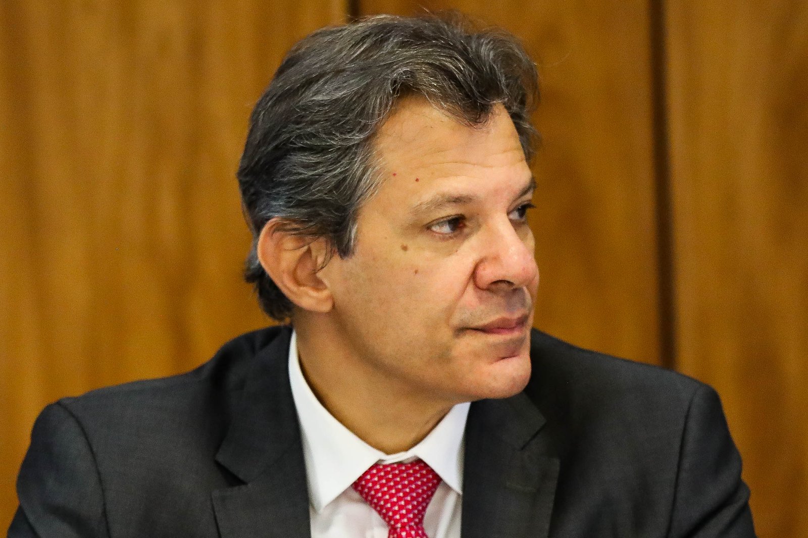 Haddad anuncia bloqueio de R$ 5 bi no Orçamento e adia corte de gastos para semana que vem