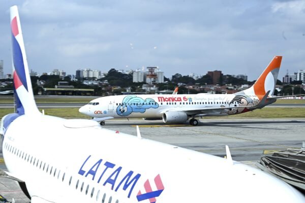 Aviação brasileira registra recorde de passageiros pelo segundo mês consecutivo Aviação brasileira registra recorde de passageiros pelo segundo mês consecutivo