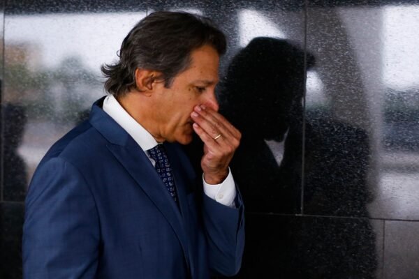 Receosos com governo Lula, investidores ignoram leilão de títulos públicos
