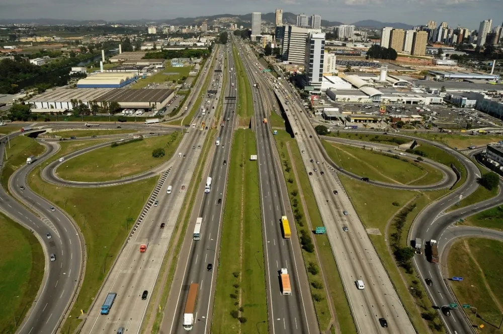 Governo de SP leiloa rodovia Nova Raposo por R$ 2 bilhões
