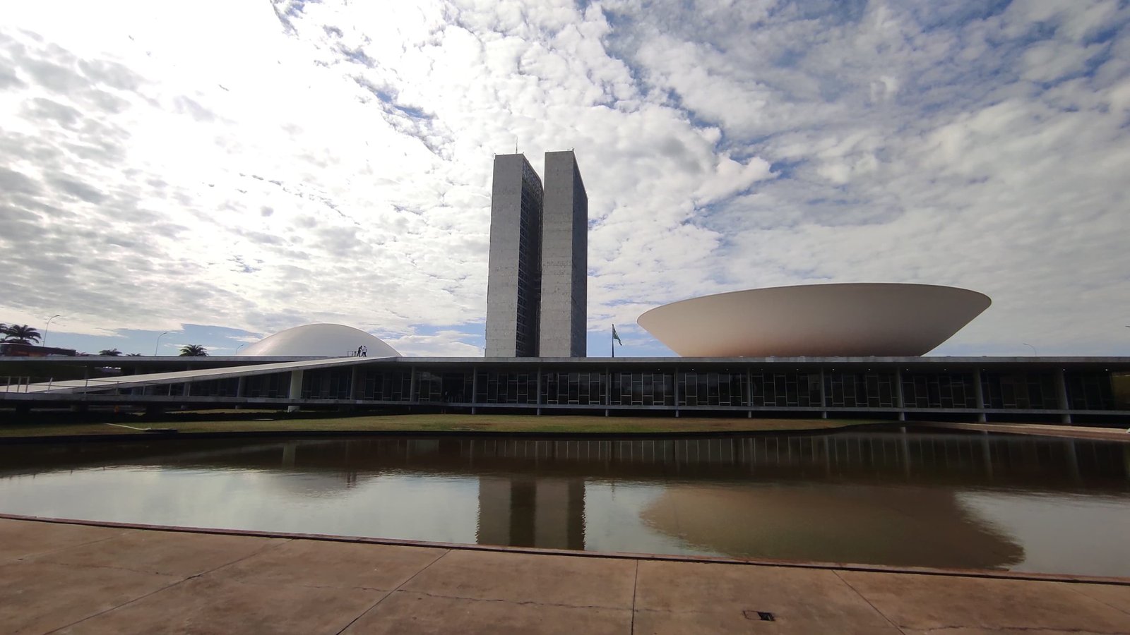 Líder da oposição no Senado critica Moraes por relacionar suicida e ‘gabinete do ódio’