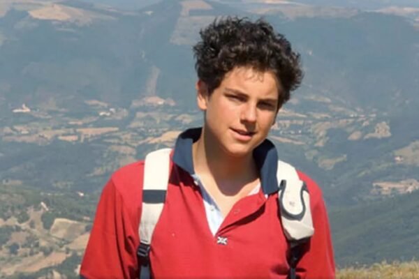 Carlo Acutis, ‘padroeiro da internet’ que tem milagre reconhecido no Brasil, será canonizado em 2025
