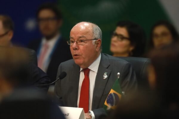 ‘Viramos essa página’, diz chanceler após retratação do Carrefour na França sobre carne do Mercosul