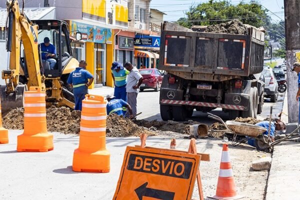 Itanhaém inicia obras de drenagem e pavimentação no Centro