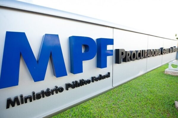 TCU abre investigação sobre funcionários fantasmas na Embratur