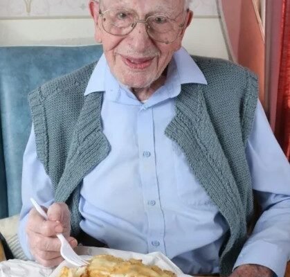 Homem mais velho do mundo morre na Inglaterra, aos 112 anos