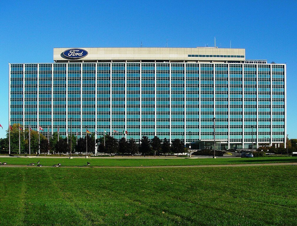 Ford planeja 4 mil demissões na Europa até 2027
