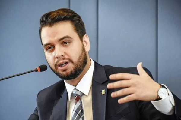 ‘Estão tentando fechar o Parlamento’, diz Van Hattem