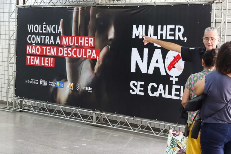 Comissão debate redes de enfrentamento à violência contra as mulheres