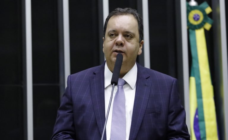 Deputados analisam mudanças do Senado no projeto que regulamenta emendas ao Orçamento; acompanhe