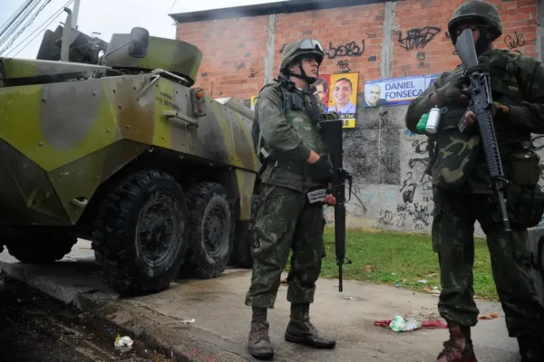Acordo entre governo e Defesa prevê corte de gastos na previdência militar Acordo entre governo e Defesa prevê corte de gastos na previdência militar