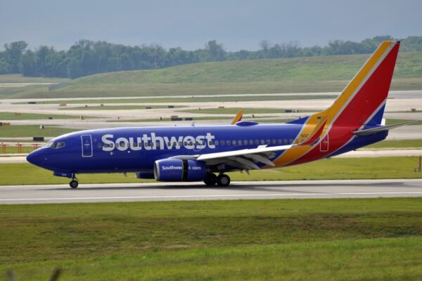 Avião é atingido por tiro antes de decolar no aeroporto de Dallas