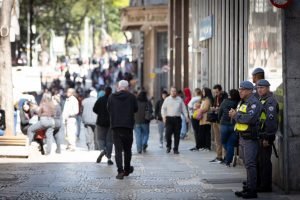 Governo de SP autoriza contratação de PMs da reserva para cargos administrativos