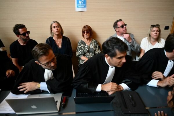 Filhos de Gisèle Pélicot estão ‘decepcionados com sentenças baixas’, diz membro da família