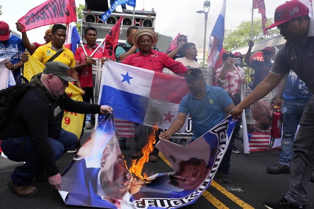 ‘Deixem o canal’: panamenhos protestam contra Trump em frente à embaixada dos EUA