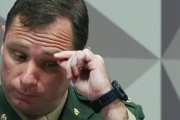 Defesa de Braga Netto vai pedir acareação entre general e Mauro Cid