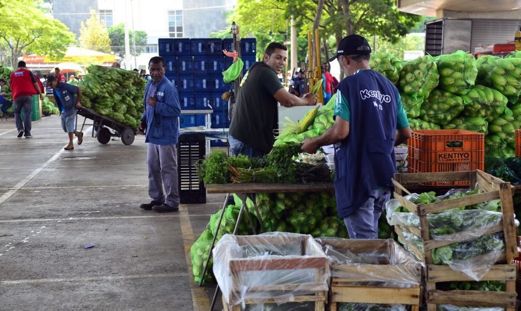 Em 4 anos, custo da ceia de Natal aumenta 41,5%; frutas sobem 94,25%