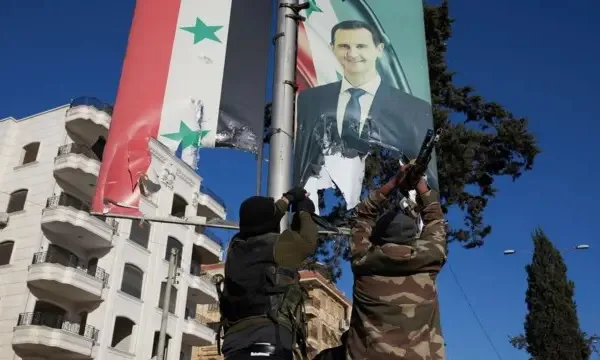 A bandeira da Síria vai mudar? Por que oposição quer adotar símbolo pré-dinastia Assad