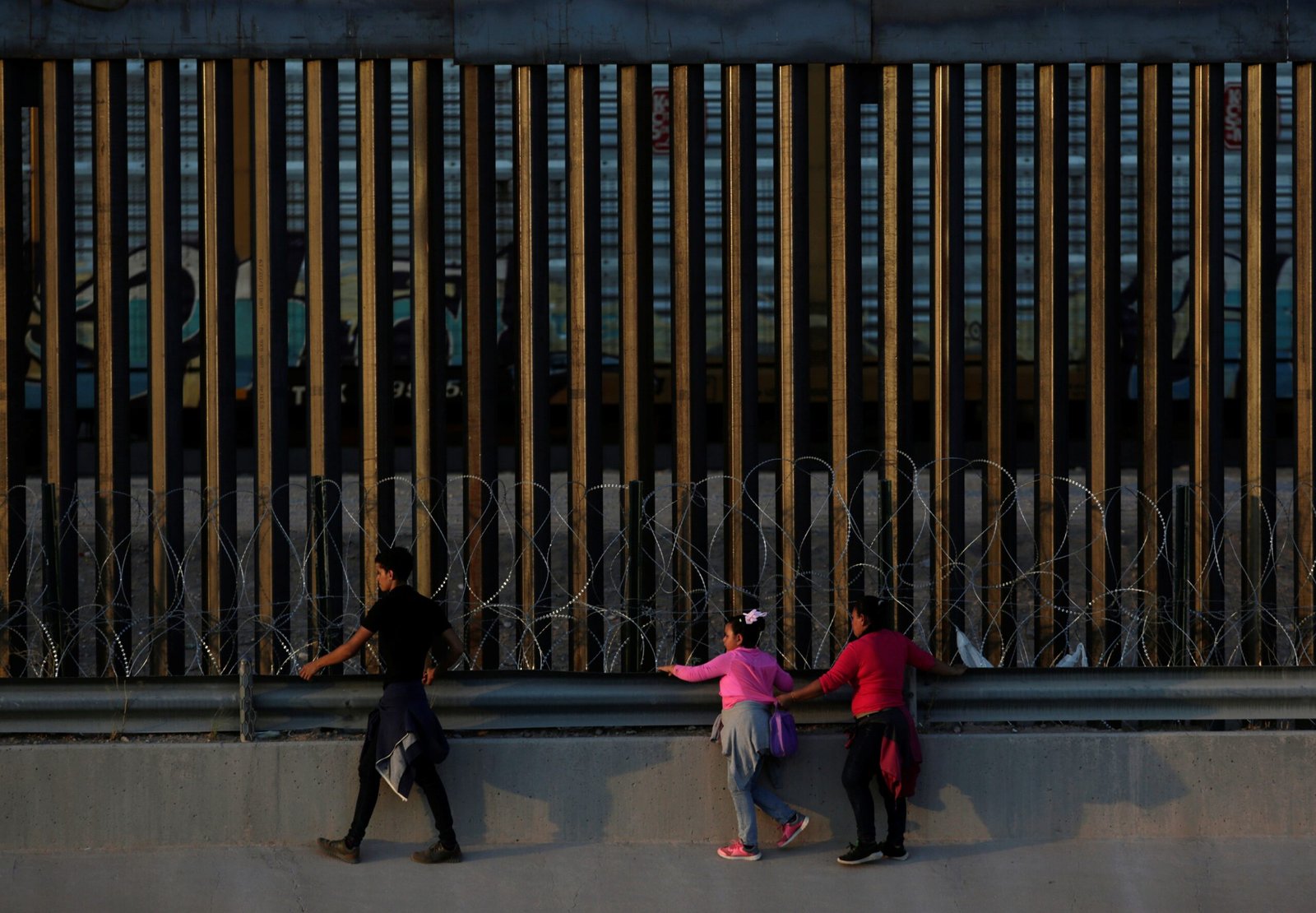 Como o fantasma da deportação também tem assustado as famílias norte-americanas