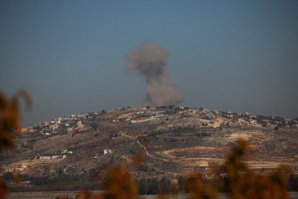 Israel e Hezbollah trocam acusações de violação da trégua; Líbano é alvo de bombardeios