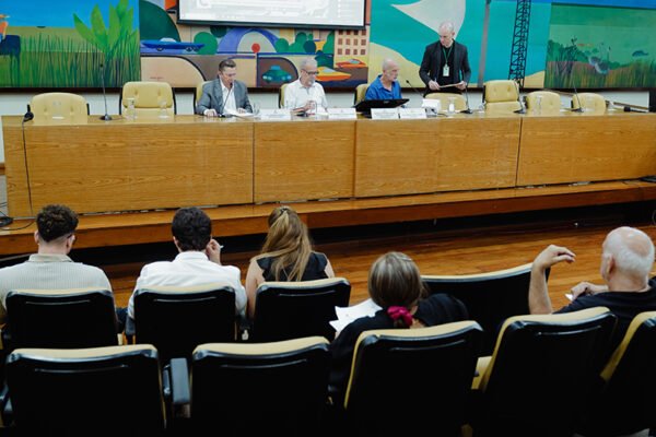 Proposta voltada a habitação de interesse social avança pela CCJ
