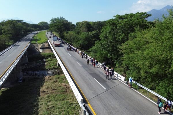 Em meio a pressões dos EUA, México prende mais de 5.200 imigrantes e faz apreensão recorde de fentanil