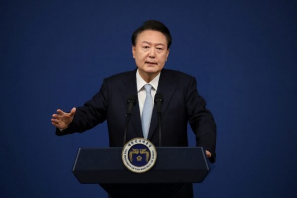 Presidente da Coreia do Sul não comparece para prestar depoimento sobre lei marcial