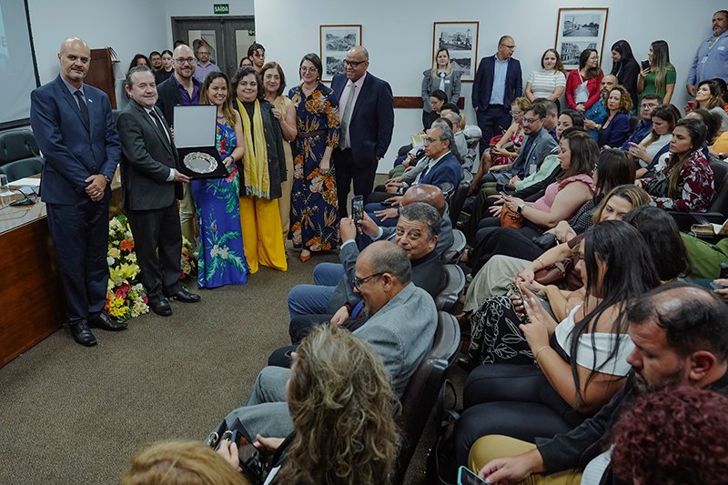 Conselho Regional de Enfermagem de SP recebe a Salva de Prata da Câmara