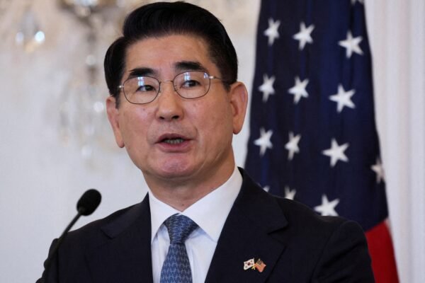 Lei marcial na Coreia do Sul: ex-ministro da Defesa tentou se suicidar na prisão, diz agência