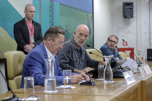 CCJ avança projeto que altera legislação voltada a servidores públicos
