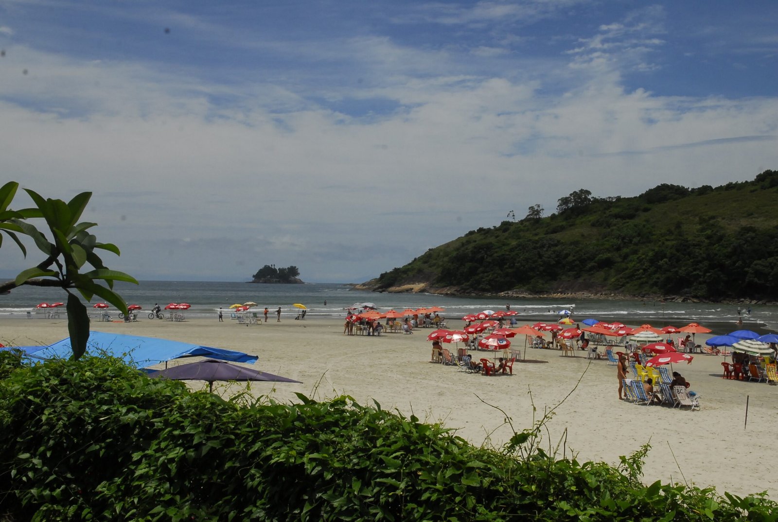 Turista chinês é baleado durante assalto em trilha no litoral de SP