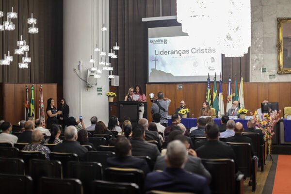 Líderes cristãos discutem importância da fé em solenidade na Câmara