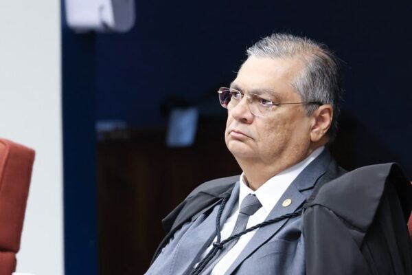 STF: Dino libera R$ 370 milhões em emendas à saúde, mas dá prazo para saber autores