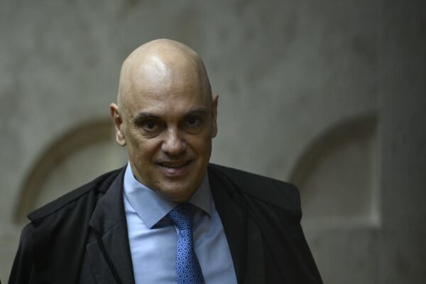 Advogado pede orações pela saúde de Daniel Silveira