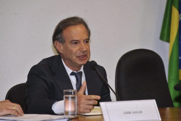 Justiça Eleitoral arquiva processo que envolve Kassab, Mercadante e Marta Suplicy