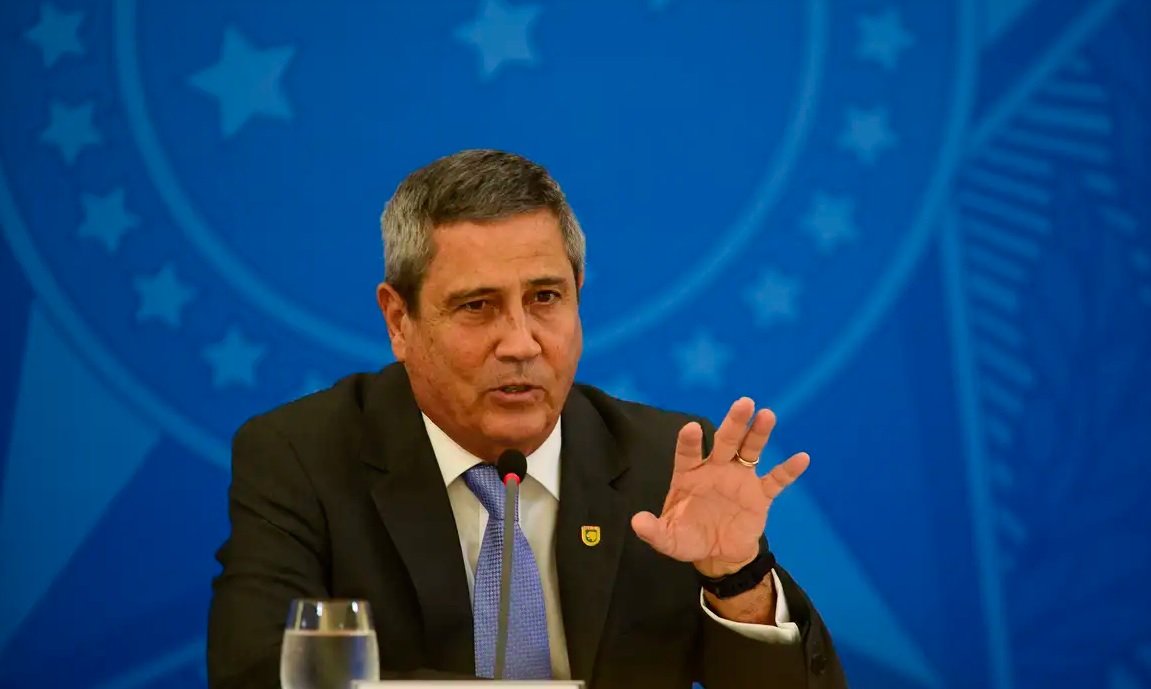Saiba por que Braga Netto está preso em unidade militar, e não em cadeia comum