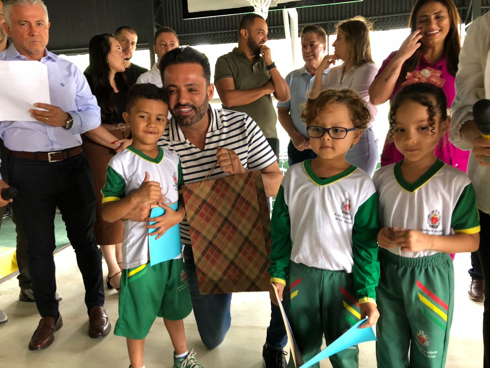 Escola Pau Brasil recebe reforma e é entregue à população