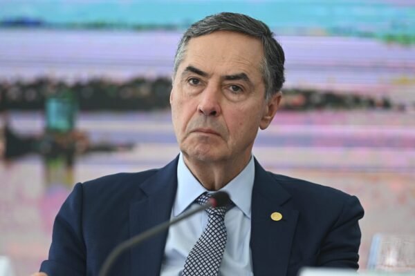 STF começa a julgar o pedido de Bolsonaro para remover Moraes de casos sobre o suposto golpe STF começa a julgar o pedido de Bolsonaro para remover Moraes de casos sobre o suposto golpe