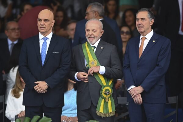 Avaliação positiva do STF despenca de 31% para 12% em 2 anos, revela pesquisa Avaliação positiva do STF despenca de 31% para 12% em 2 anos, revela pesquisa