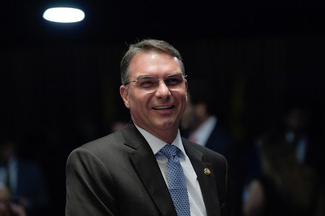 Governo Lula insiste em incluir armas no ‘imposto do pecado’ no Senado