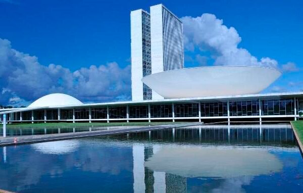 Governo publicará portaria que autoriza o pagamento de R$ 6,4 bi em emendas parlamentares