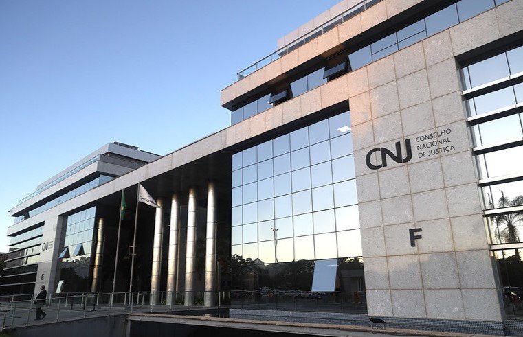 Pesquisa mostra que ‘penduricalhos’ nos supersalários custaram R$ 11 bi em 2023