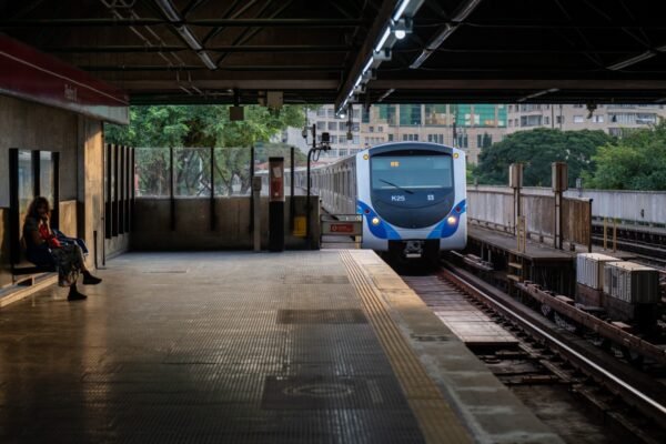 Estado de SP vai contratar obras da Linha 19-Celeste para ligar Guarulhos a capital