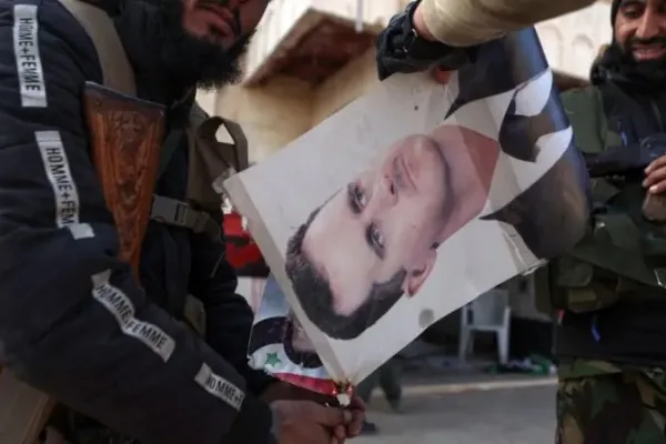 Milicias iraquianas entram na Síria para ajudar tropas do governo a combater rebeldes em Aleppo