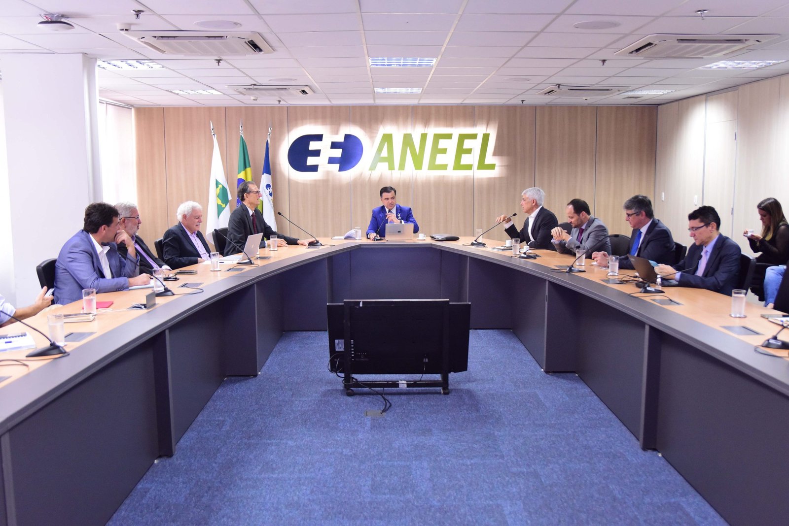 Aneel aprova aumento de quase 15% na conta da luz do Amapá